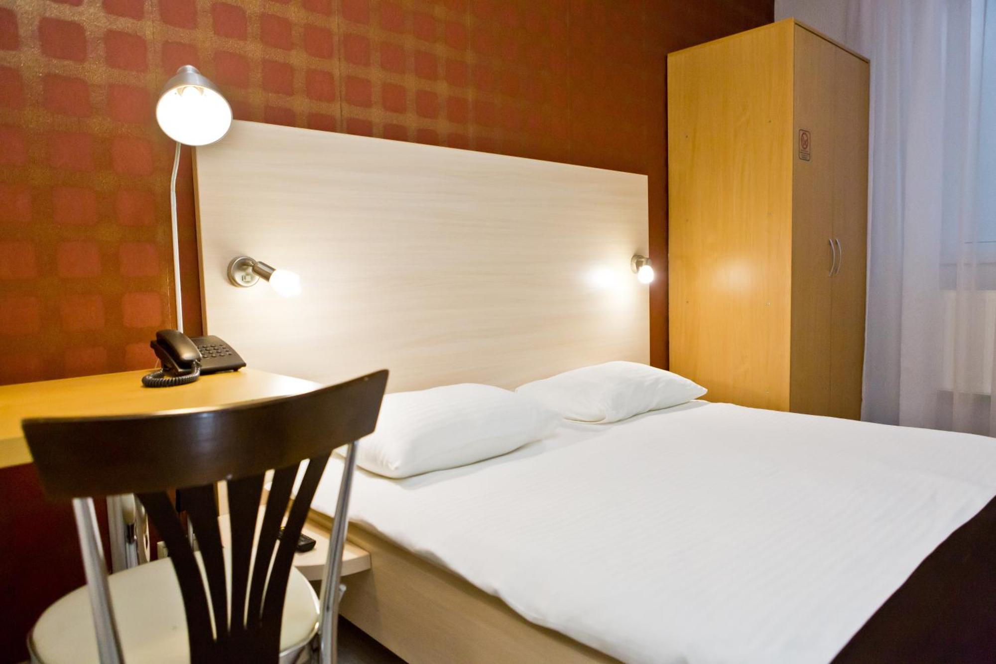 Hotel Olsi Chisináu Habitación foto